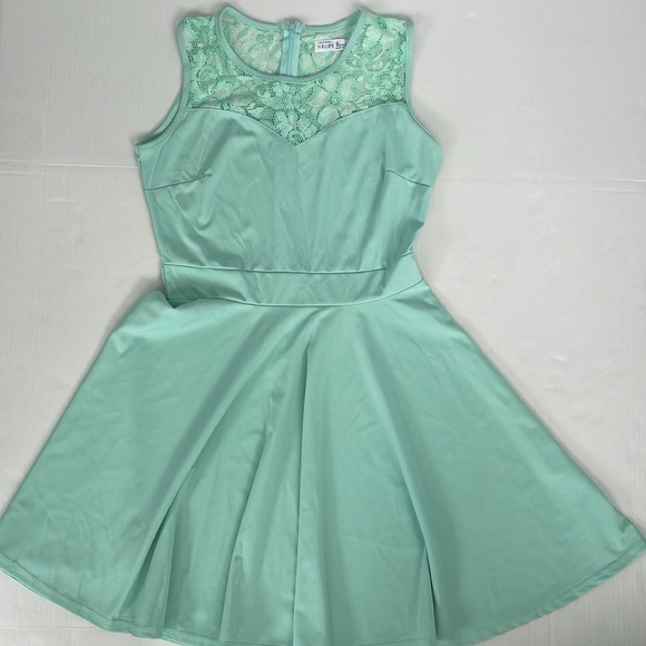 Green A-Line Sleeveless Lace Dress Medium - Picture 14 of 17